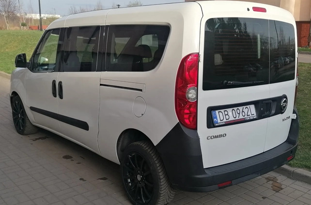 Opel Combo cena 25900 przebieg: 300000, rok produkcji 2013 z Wałbrzych małe 596